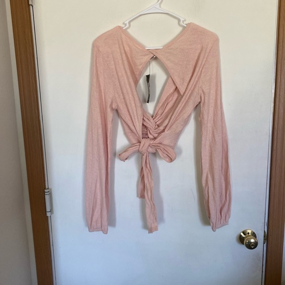 Fashion, nova extra, large, twisted and confused, blush, pink crop top Thai back - Picture 4 of 6